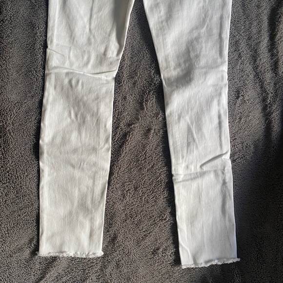 Refuge White Jeans - Picture 5 of 5